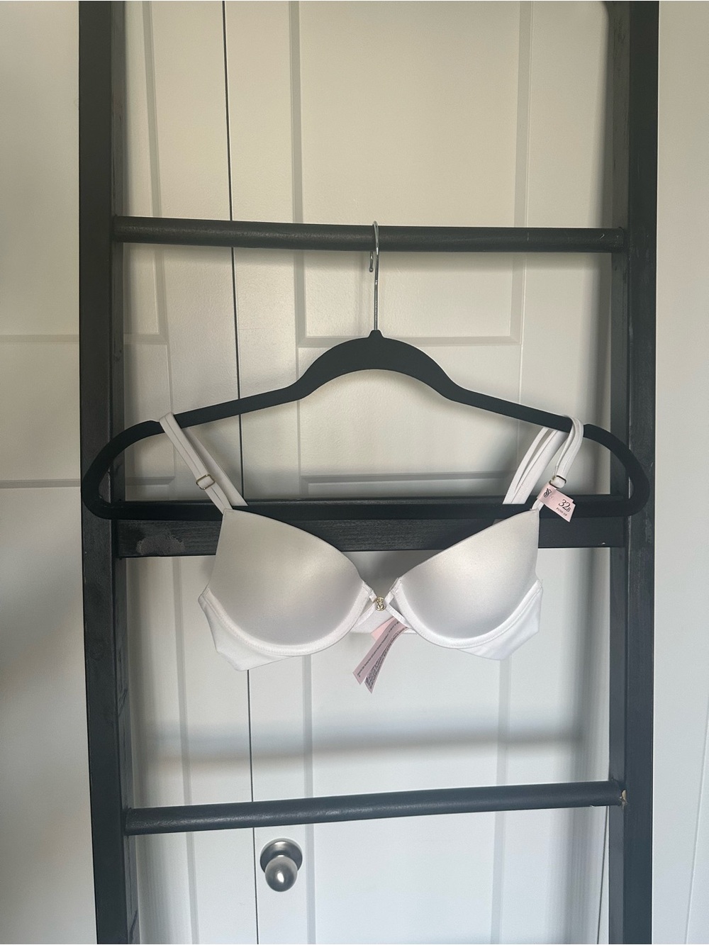 Victoria's Secret White Push-Up Bra with Center Charm